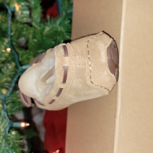 UGG Dakota Moccasins in Chestnut - Picture 4 of 6